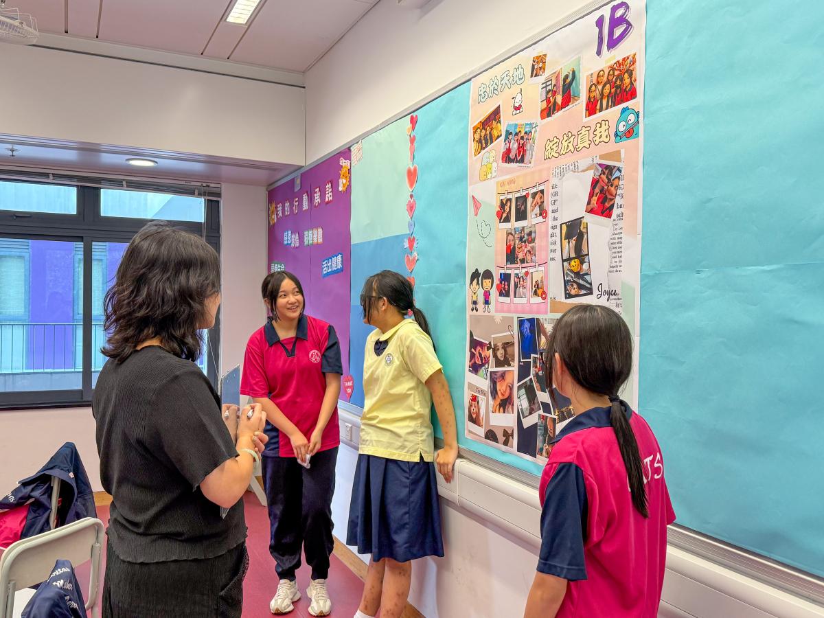 各班向評審講解壁報設計理念