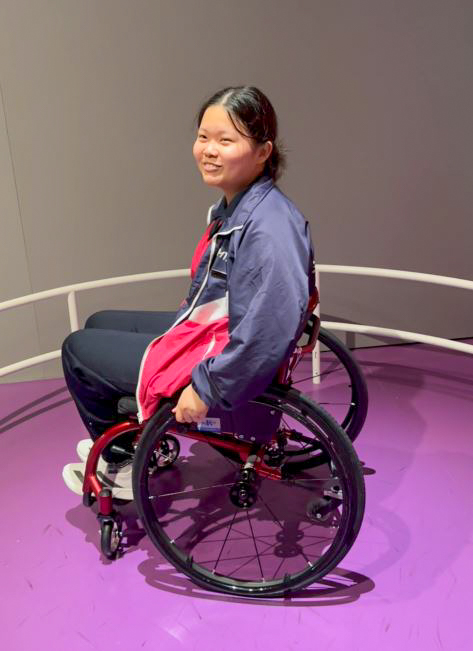 學生體會殘疾運動員的艱辛